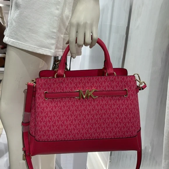 MICHAEL KORS
Reed Large Graphic Logo Belted Satchel
Electric Pink
NWT - Picture 13 of 16